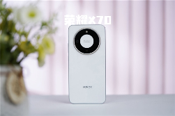 送父母性价比高的手机：售价1189元的它堪称首选
