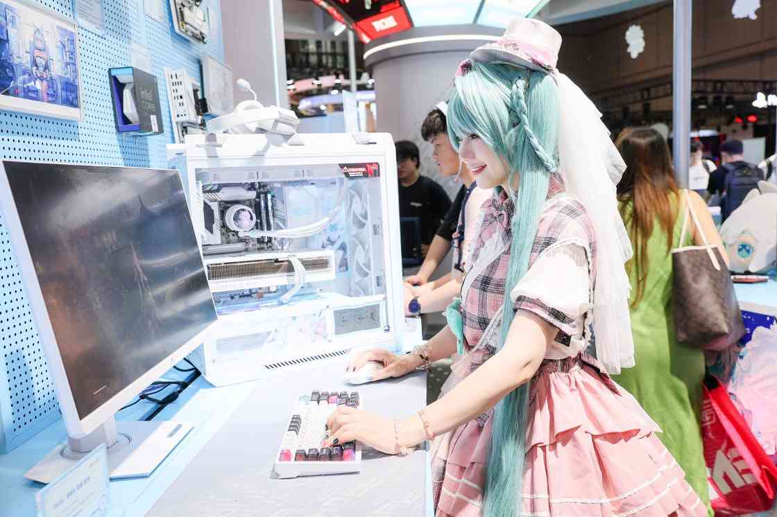 华硕主板撼动BW2025 ROG玩+乐园引玩家狂欢(图9)