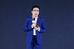 6张小华.png