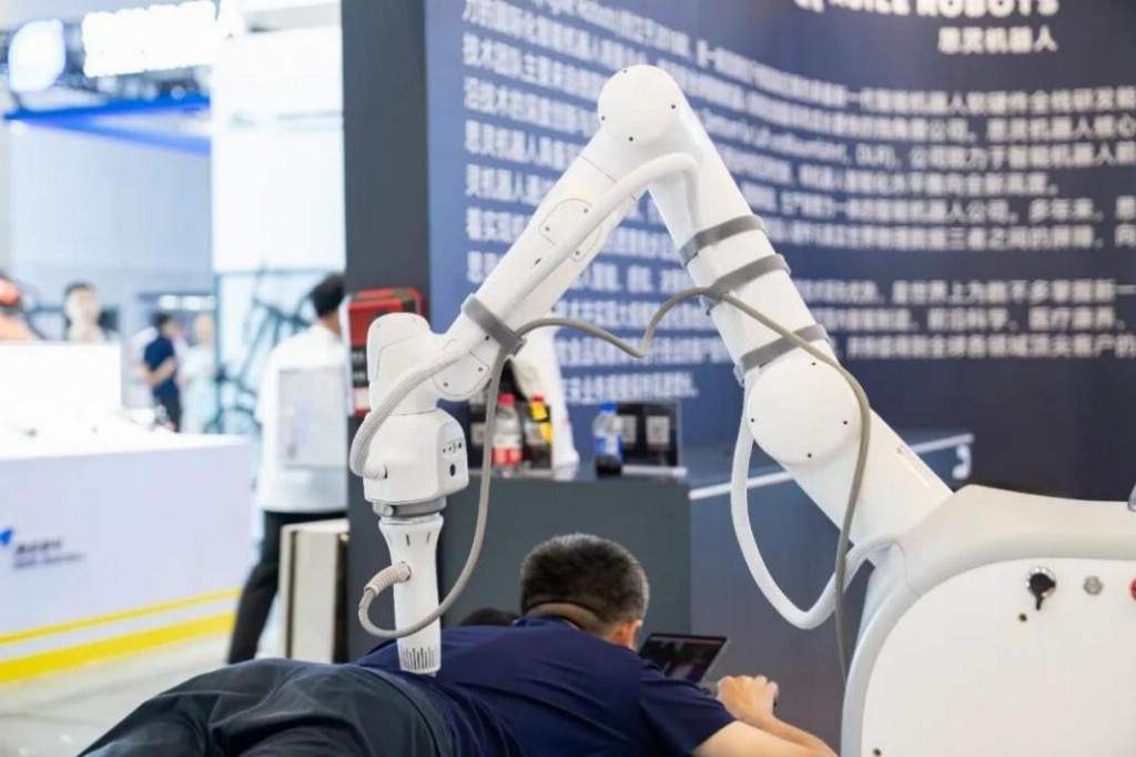 展会现场 | 思灵机器人（Agile Robots）亮相第二十五届工博会，等您聊技术，对方案！(图8)