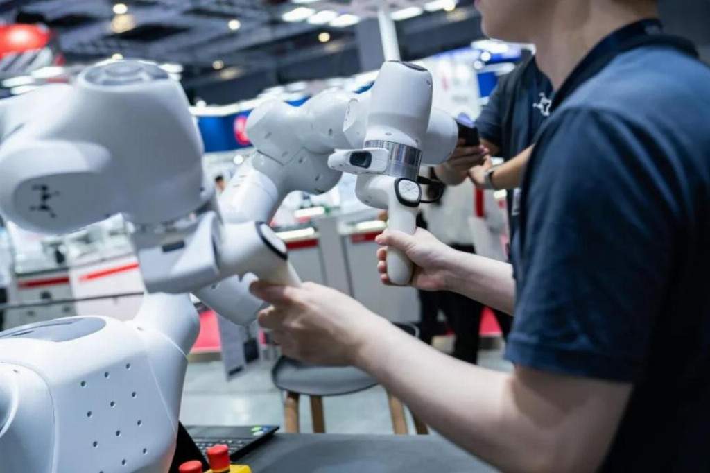 展会现场 | 思灵机器人（Agile Robots）亮相第二十五届工博会，等您聊技术，对方案！(图11)