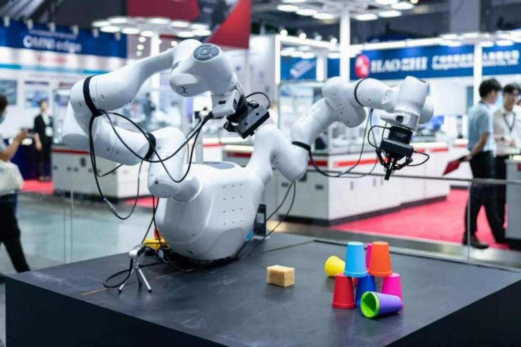 展会现场 | 思灵机器人（Agile Robots）亮相第二十五届工博会，等您聊技术，对方案！(图12)