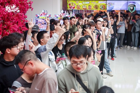 决战江城之巅，掠夺者PL Girls引爆打瓦热潮！(图6)