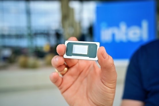 业绩逆转之外，Intel 18A与Panther Lake将成为重塑英特尔营收增长逻辑的关键变量(图3)