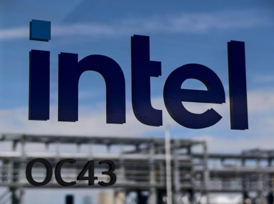 业绩逆转之外，Intel 18A与Panther Lake将