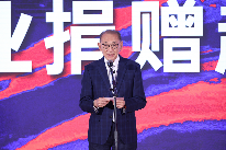 商业模式的进化论：杨受成杨政龙如何带领英皇集团走向跨界商业生态模式？(图7)